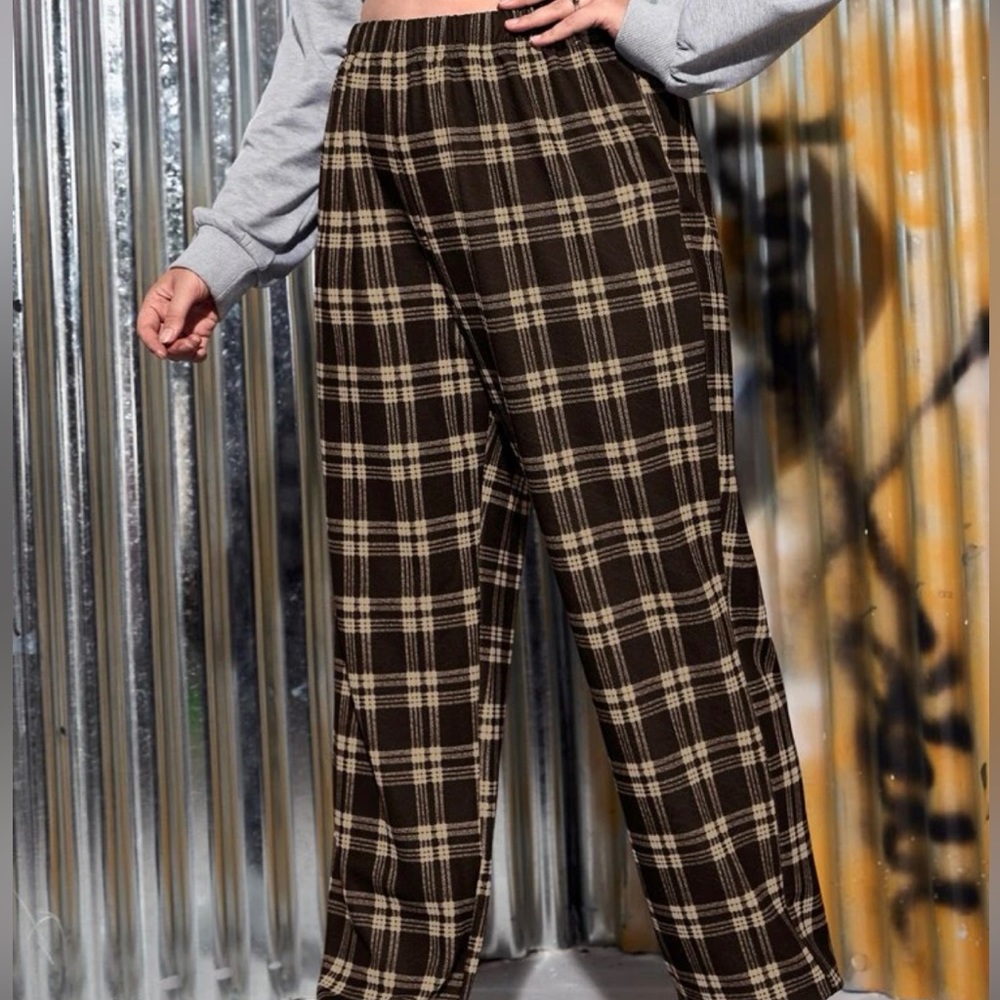 Plus High Waisted Plaid Sweatpants